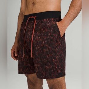 Lululemon T.H.E. Short 7" *Linerless - Large - Bleach Block Rustic Clay Multi